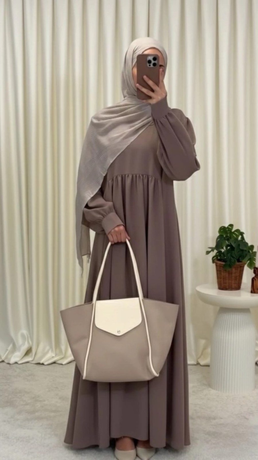 NOOM Velour Premium Wool Peach Abaya